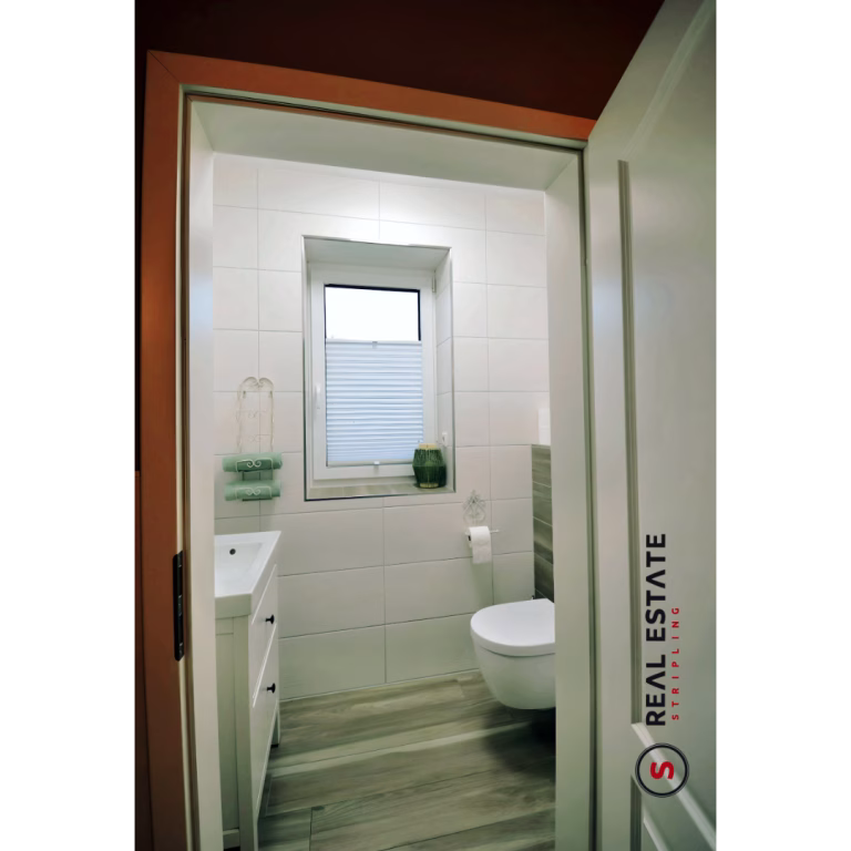 011_G-WC